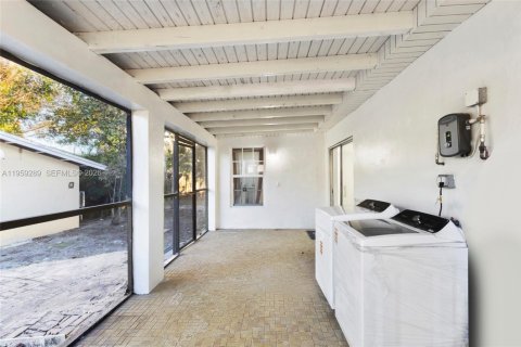 Villa ou maison à vendre à Miramar, Floride: 5 chambres, 156.82 m2 № 2025005 - photo 19