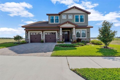 House in Auburndale, Florida 4 bedrooms, 286.14 sq.m. № 1615292 - photo 1