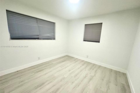 Villa ou maison à vendre à Dania Beach, Floride: 3 chambres, 118.17 m2 № 1974065 - photo 15