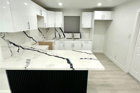 Villa ou maison à vendre à Dania Beach, Floride: 3 chambres, 118.17 m2 № 1974065 - photo 3