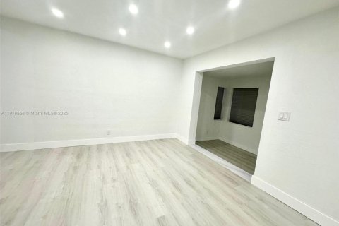 Villa ou maison à vendre à Dania Beach, Floride: 3 chambres, 118.17 m2 № 1974065 - photo 13