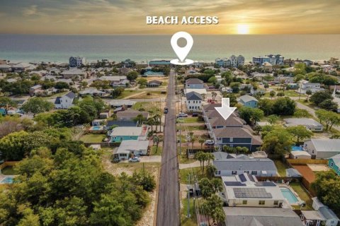 Casa en venta en Panama City Beach, Florida, 4 dormitorios, 215.9 m2 № 560290 - foto 1