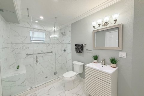 House in Fort Lauderdale, Florida 3 bedrooms, 203.27 sq.m. № 1887642 - photo 19