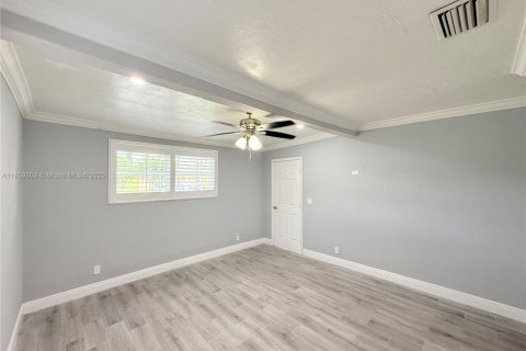 House in Fort Lauderdale, Florida 3 bedrooms, 203.27 sq.m. № 1887642 - photo 24