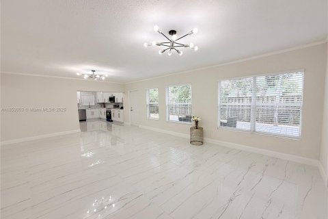 House in Fort Lauderdale, Florida 3 bedrooms, 203.27 sq.m. № 1887642 - photo 8