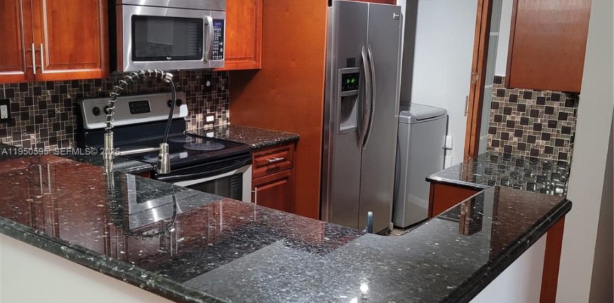 Condominio en Miramar, Florida, 3 dormitorios  № 2006825