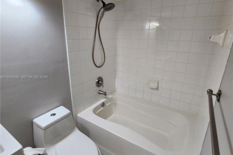 Condominio en alquiler en Miramar, Florida, 3 dormitorios, 104.52 m2 № 2006825 - foto 24