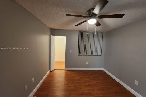 Condominio en alquiler en Miramar, Florida, 3 dormitorios, 104.52 m2 № 2006825 - foto 7