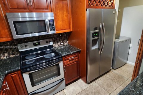 Condominio en alquiler en Miramar, Florida, 3 dormitorios, 104.52 m2 № 2006825 - foto 15