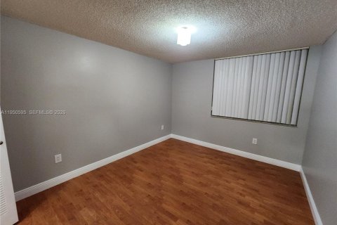 Condominio en alquiler en Miramar, Florida, 3 dormitorios, 104.52 m2 № 2006825 - foto 27