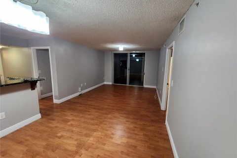 Condominio en alquiler en Miramar, Florida, 3 dormitorios, 104.52 m2 № 2006825 - foto 10