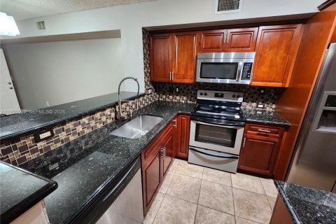 Condominio en alquiler en Miramar, Florida, 3 dormitorios, 104.52 m2 № 2006825 - foto 13