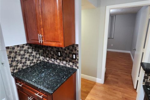 Condominio en alquiler en Miramar, Florida, 3 dormitorios, 104.52 m2 № 2006825 - foto 17