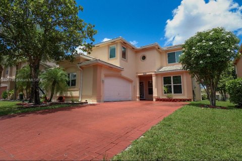 House in Miramar, Florida 6 bedrooms, 313.08 sq.m. № 1779467 - photo 1