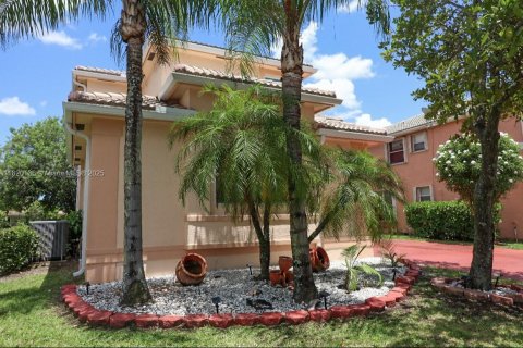 House in Miramar, Florida 6 bedrooms, 313.08 sq.m. № 1779467 - photo 3