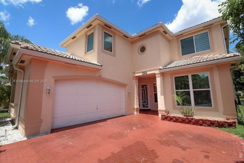 House in Miramar, Florida 6 bedrooms, 313.08 sq.m. № 1779467 - photo 2