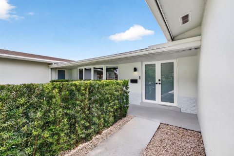 Casa en venta en Plantation, Florida, 4 dormitorios, 207.54 m2 № 2382532 - foto 3