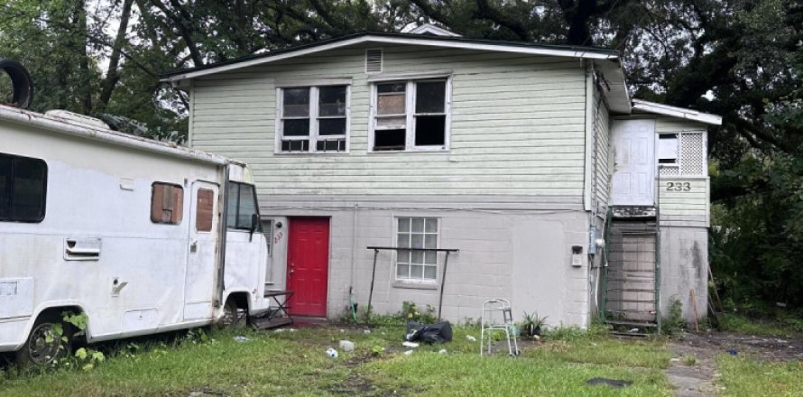 Commercial property in Jacksonville, Florida 4 bedrooms, 165.55 sq.m. № 806958