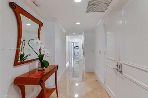 Condo in Key Biscayne, Florida, 3 bedrooms  № 1949289 - photo 14