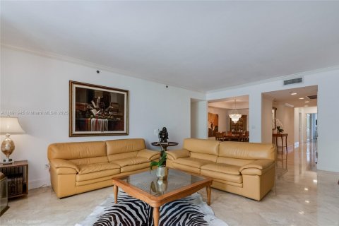 Condo in Key Biscayne, Florida, 3 bedrooms  № 1949289 - photo 5