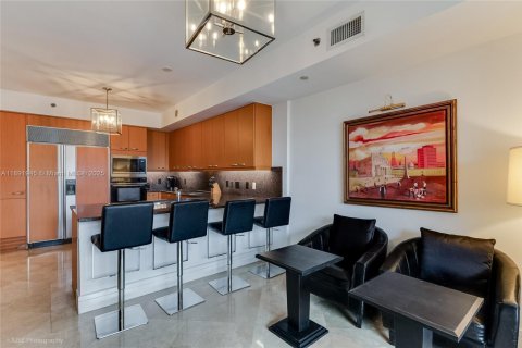 Condo in Key Biscayne, Florida, 3 bedrooms  № 1949289 - photo 19