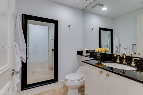 Condo in Key Biscayne, Florida, 3 bedrooms  № 1949289 - photo 13