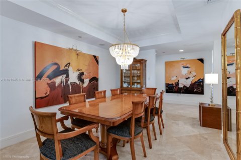 Condo in Key Biscayne, Florida, 3 bedrooms  № 1949289 - photo 17