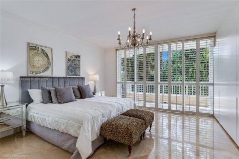 Condo in Key Biscayne, Florida, 3 bedrooms  № 1949289 - photo 8