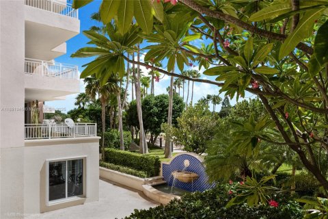 Condo in Key Biscayne, Florida, 3 bedrooms  № 1949289 - photo 25