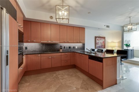 Condo in Key Biscayne, Florida, 3 bedrooms  № 1949289 - photo 18