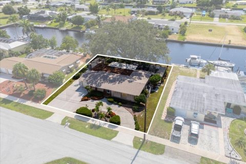 Villa ou maison à vendre à Port Charlotte, Floride: 3 chambres, 170.85 m2 № 1852639 - photo 3