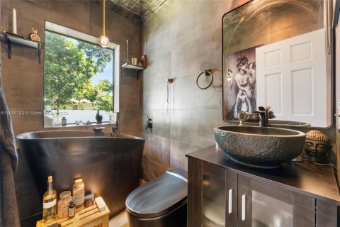 Купить виллу или дом в Майами, Флорида 3 спальни, 105.07м2, № 1854750 - фото 15