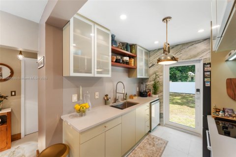 Купить виллу или дом в Майами, Флорида 3 спальни, 105.07м2, № 1854750 - фото 10