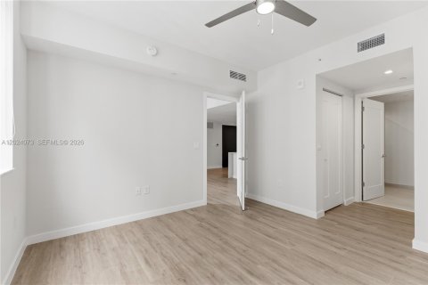 Condo in Miami, Florida, 1 bedroom  № 2252182 - photo 15