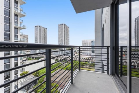 Condo in Miami, Florida, 1 bedroom  № 2252182 - photo 24