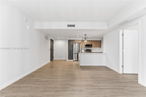 Condo in Miami, Florida, 1 bedroom  № 2252182 - photo 11