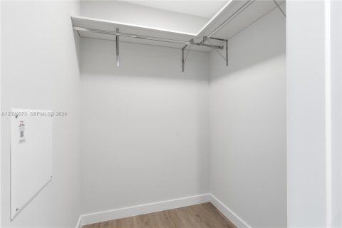 Condo in Miami, Florida, 1 bedroom  № 2252182 - photo 19
