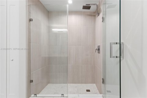 Condo in Miami, Florida, 1 bedroom  № 2252182 - photo 22