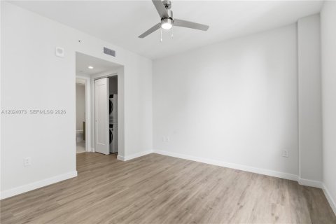 Condo in Miami, Florida, 1 bedroom  № 2252182 - photo 14