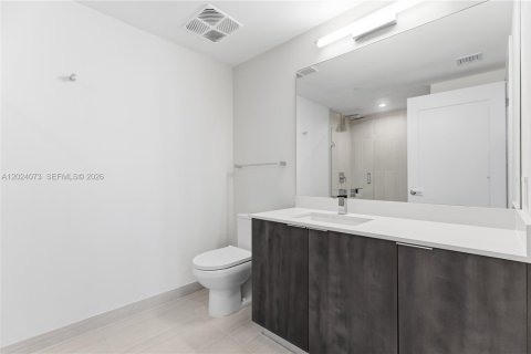 Condo in Miami, Florida, 1 bedroom  № 2252182 - photo 21