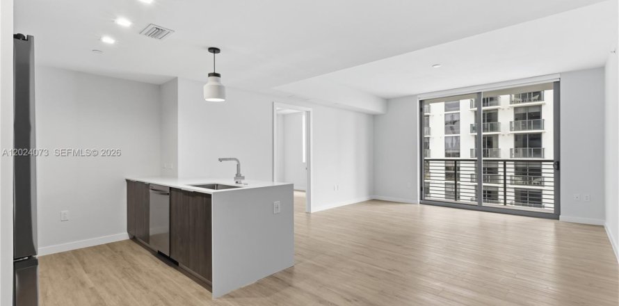 Condo in Miami, Florida, 1 bedroom  № 2252182