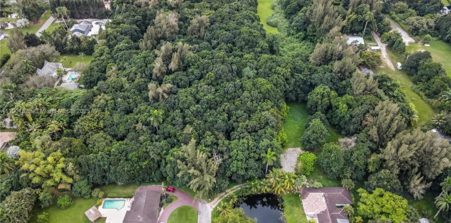 Land in Davie, Florida № 1956764