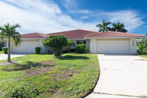 Casa en Lake Suzy, Florida 2 dormitorios, 213.68 m2 № 2383867