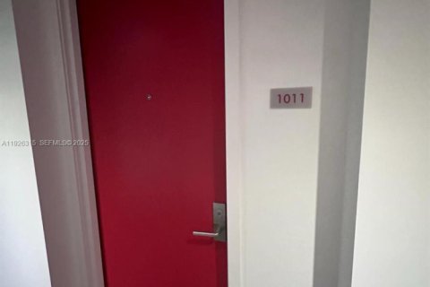 Copropriété à vendre à Miami, Floride: 1 chambre № 1990508 - photo 11