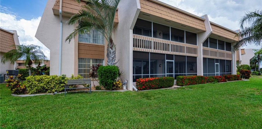 Condo in Punta Gorda, Florida, 2 bedrooms № 1831952