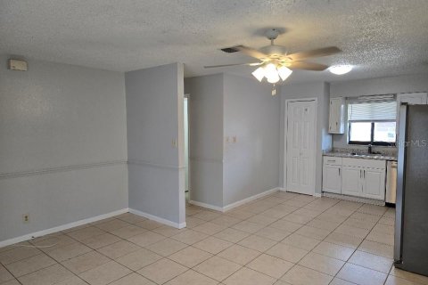 Apartment in Bartow, Florida 2 bedrooms, 86.86 sq.m. № 2227949 - photo 7
