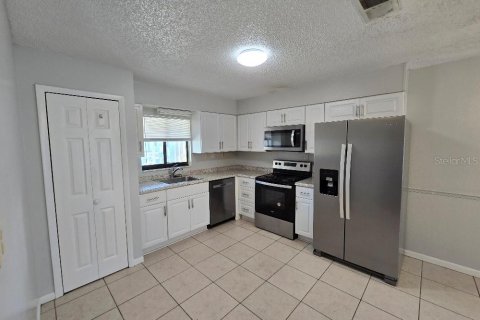 Apartment in Bartow, Florida 2 bedrooms, 86.86 sq.m. № 2227949 - photo 4