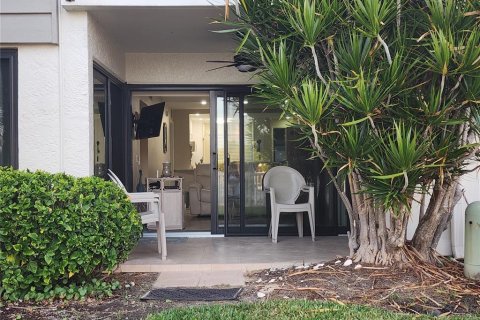 Condo in Saint Petersburg, Florida, 2 bedrooms № 2118602 - photo 21