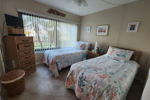 Condo in Saint Petersburg, Florida, 2 bedrooms № 2118602 - photo 16