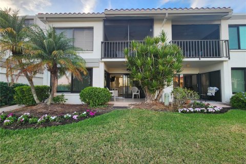 Condo in Saint Petersburg, Florida, 2 bedrooms № 2118602 - photo 2